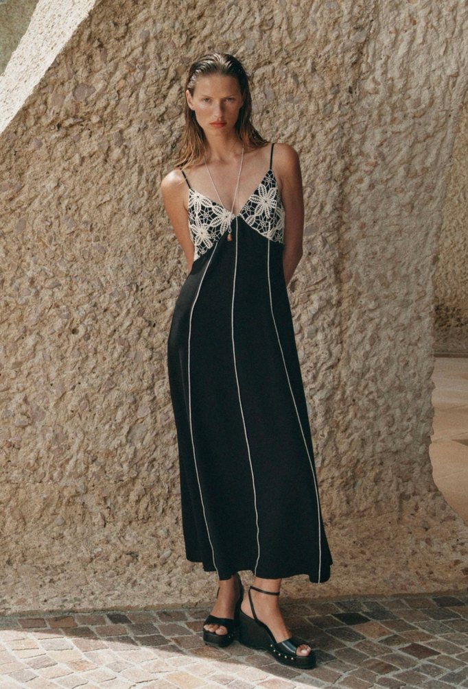 Nakışlı Siyah Uzun Askılı Midi Elbise - Görsel 2