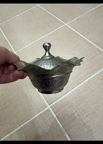 Gümüş şekerlik