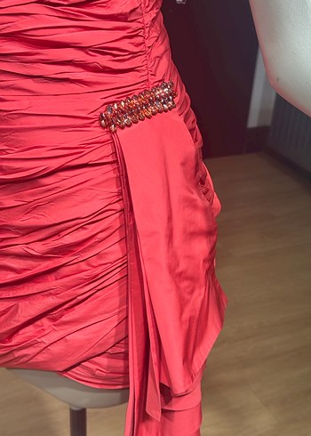 Kırmızı Drapeli Straplez Mini Abiye Elbise - Görsel 4