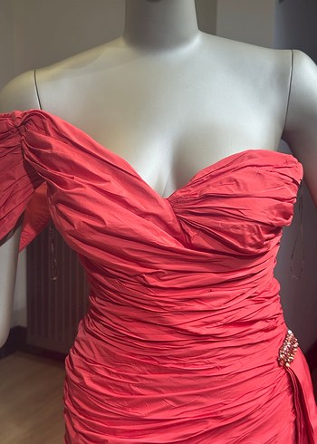 Kırmızı Drapeli Straplez Mini Abiye Elbise - Görsel 3