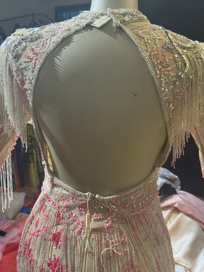 Püsküllü İşlemeli Uzun Kollu Abiye Elbise - Görsel 5