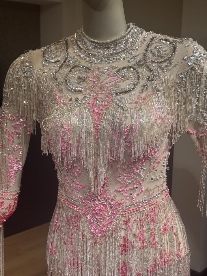 Püsküllü İşlemeli Uzun Kollu Abiye Elbise - Görsel 2