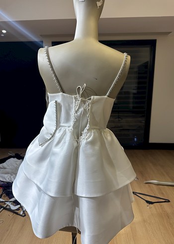 Parlak Beyaz Mini Straplez Gelinlik - Görsel 7