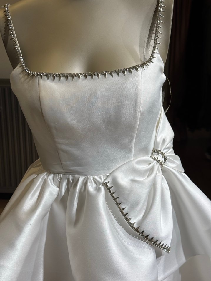 Parlak Beyaz Mini Straplez Gelinlik - Görsel 3