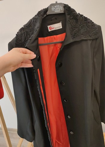 48 Beden Siyah Uzun Kadın Kaban, Kürk Detaylı, Gotik Stil