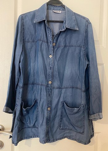 Düğmeli Uzun Kollu Kadın Denim Gömlek - Görsel 2