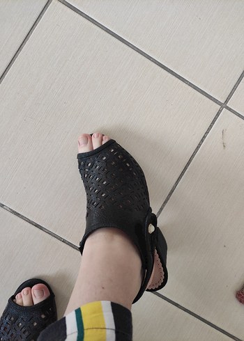 Tokalı Siyah Kadın Blok Topuklu Sandalet - Görsel 5