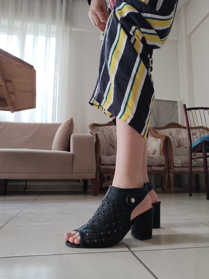 Tokalı Siyah Kadın Blok Topuklu Sandalet - Görsel 2