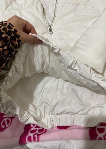 Beyaz Kapüşonlu Fermuarlı Kadın Kış Ceketi - Görsel 5