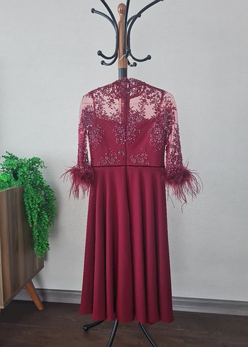36 Beden bordo Renk Bordo İşlemeli Tüy Detaylı Uzun Abiye Elbise