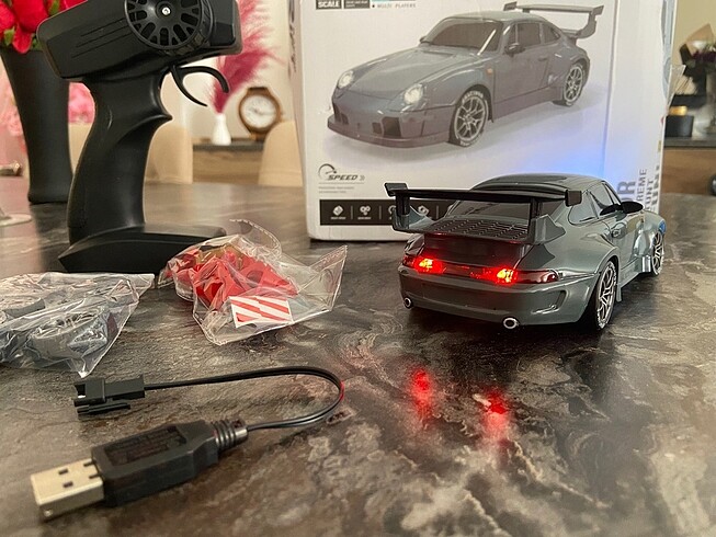 Rc 4 çeker drift arabası