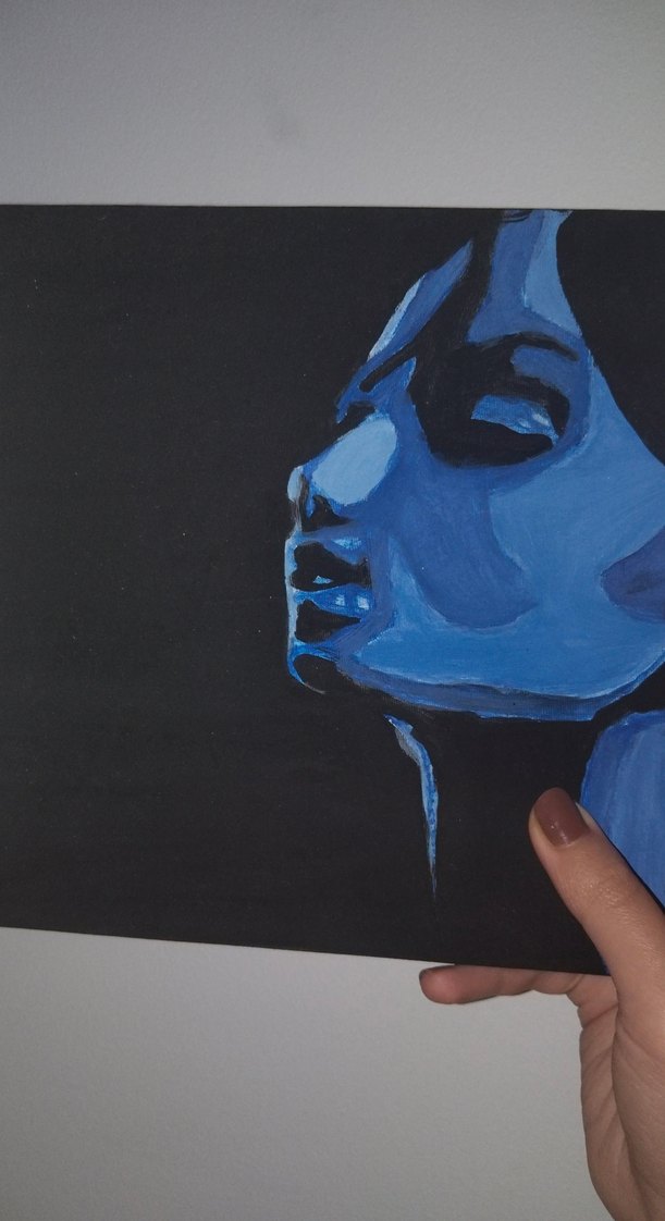 Karanlık Mavi Tonlarda Kadın Portresi - Görsel 2