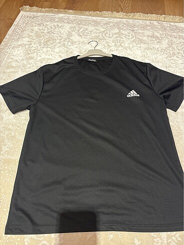 adidas siyah hiç giyilmemiş etiketsiz t-shirt