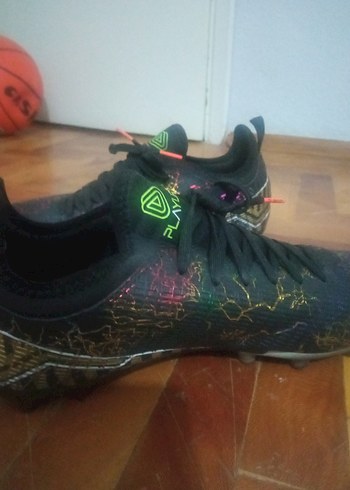 Diğer Renkli Bağcıklı Erkek Futbol Ayakkabısı