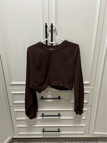BERSHKA kahverengi crop sweatshirt