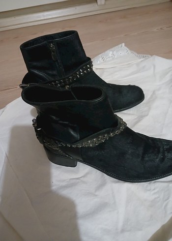 Kemal Tanca Siyah Gotik Kadın Bot