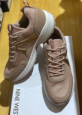 40 Beden ten rengi Renk Nine West Spor Ayakkabı