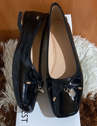 Nine West Nine West