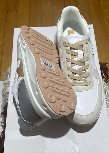 Nine West Beyaz Bağcıklı Kadın Spor Ayakkabı