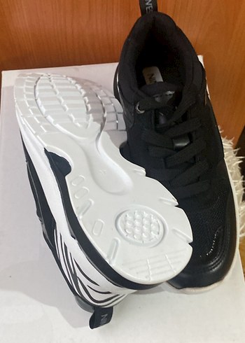 Nine West siyah bağcıklı sneakers