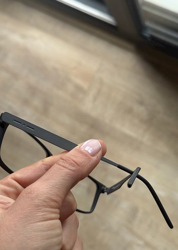 Kemer Detaylı Siyah Minimalist Kadın Gözlüğü - Görsel 8