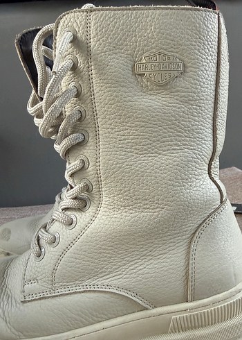 Beyaz Deri Kadın Platform Bot - Görsel 2