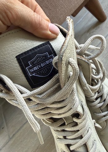 Beyaz Deri Kadın Platform Bot - Görsel 4