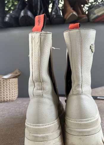 Beyaz Deri Kadın Platform Bot - Görsel 3