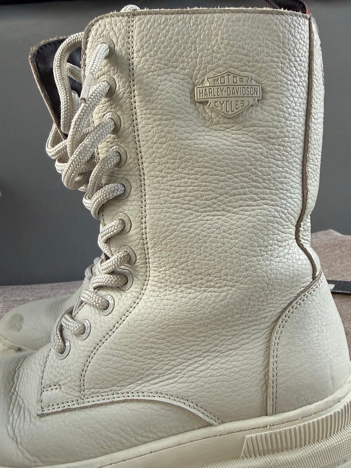 Beyaz Deri Kadın Platform Bot - Görsel 2