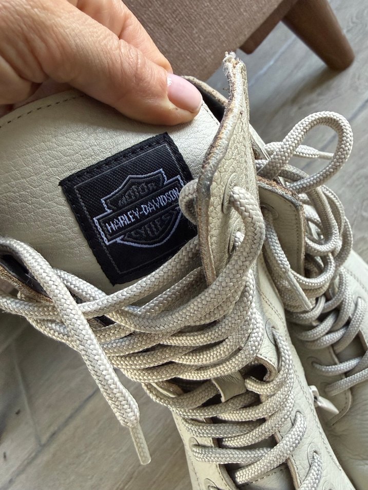 Beyaz Deri Kadın Platform Bot - Görsel 4