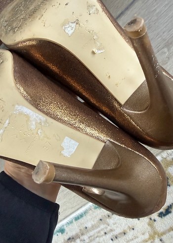 Kahverengi Parlak Deri Stiletto Kadın Ayakkabı - Görsel 4