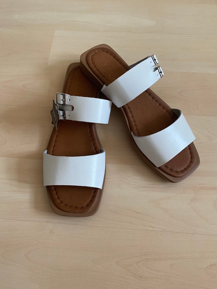 İNCİ HAKİKİ DERİ Beyaz Tokalı Kadın Terlik - Görsel 3