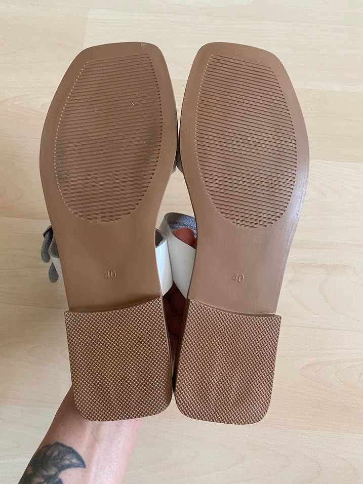 İNCİ HAKİKİ DERİ Beyaz Tokalı Kadın Terlik - Görsel 5