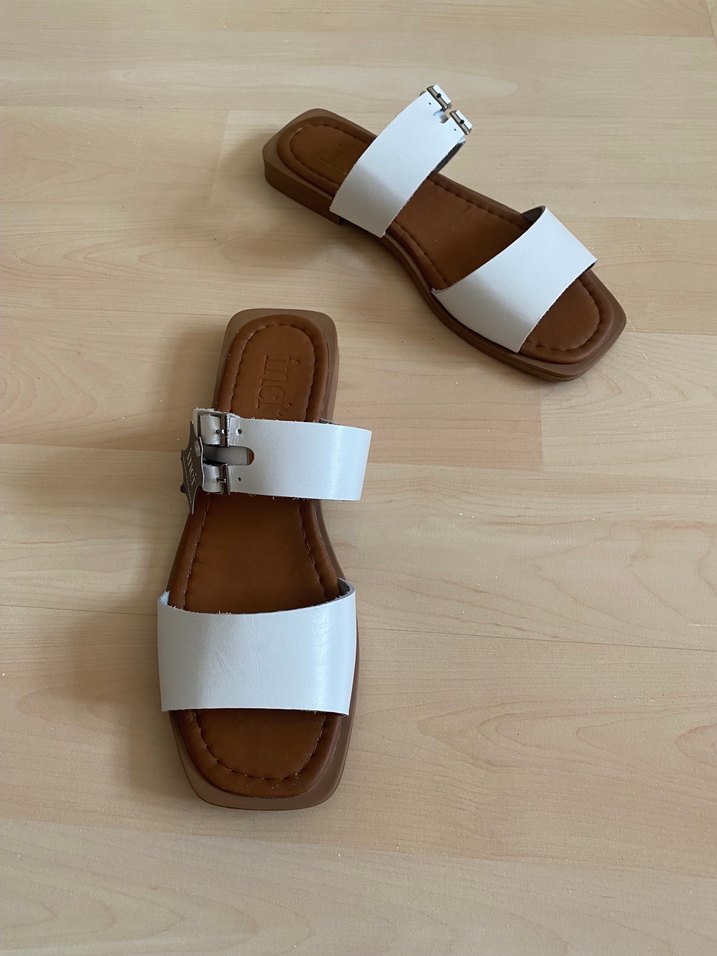 İNCİ HAKİKİ DERİ Beyaz Tokalı Kadın Terlik - Görsel 2