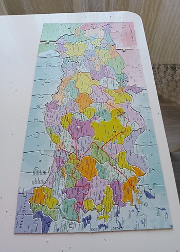 Çocuklar için Renkli Harita Puzzle