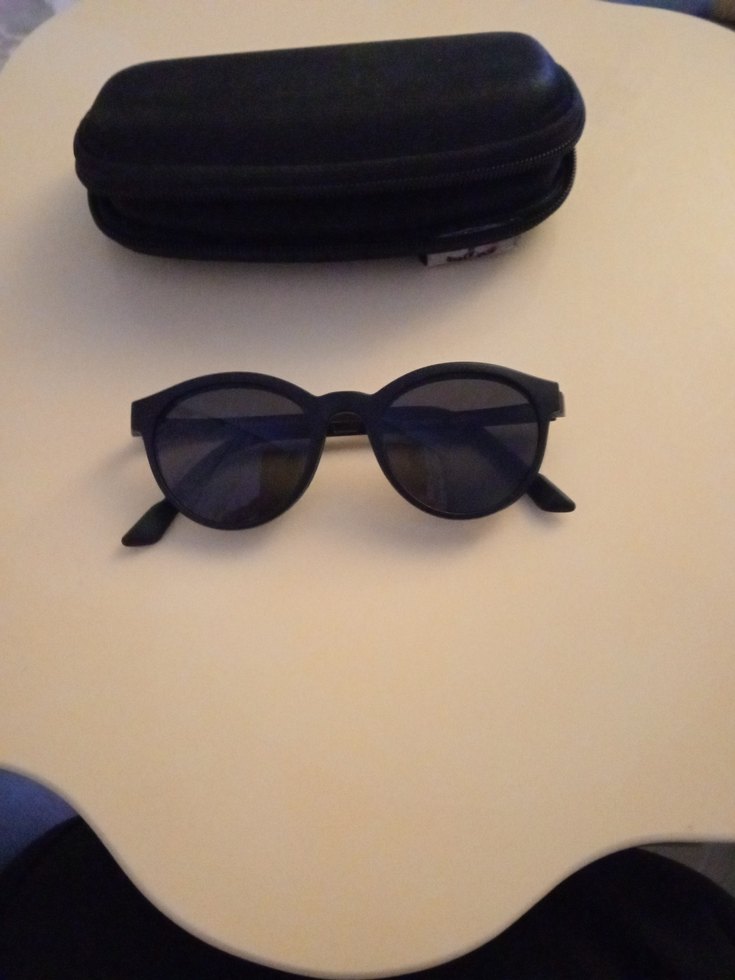 Siyah Minimalist Gözlük ve Güneş Gözlüğü Seti - Görsel 2