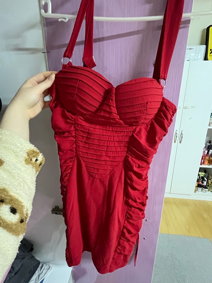 Kırmızı Straplez Fırfırlı Midi Elbise - Görsel 3