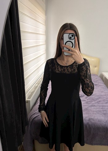 Uzun Kollu Dantel Detaylı Siyah Midi Elbise - Görsel 2