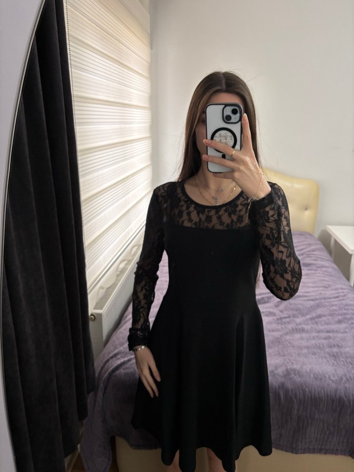 Uzun Kollu Dantel Detaylı Siyah Midi Elbise - Görsel 2