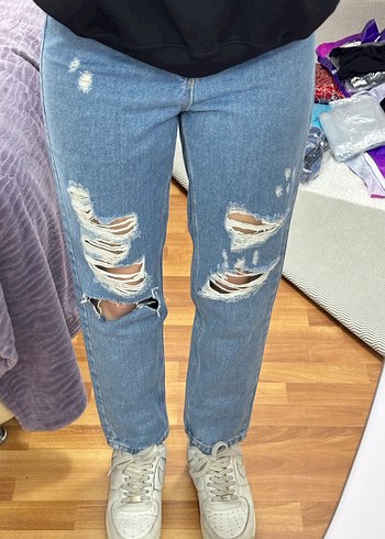 Yırtık Detaylı Mavi Salaş Kadın Kot Pantolon - Görsel 2