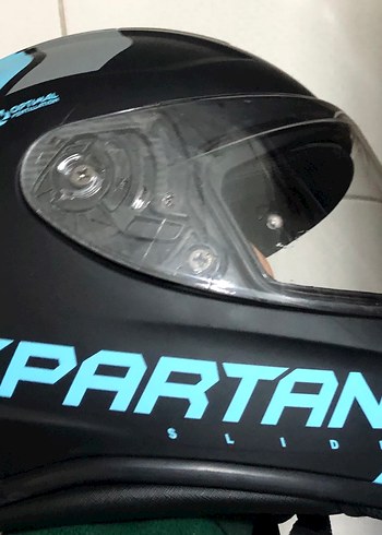 Mavi Zincir Detaylı Biker Kask - Görsel 3