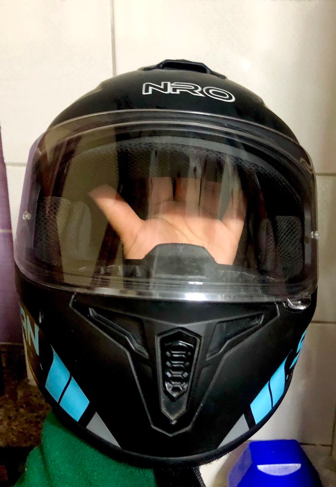 Mavi Zincir Detaylı Biker Kask - Görsel 4