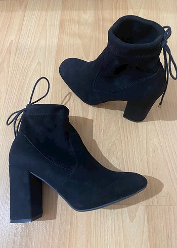 ELLE - Siyah Süet Kadın Topuklu Bot - Görsel 7