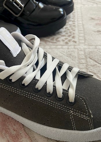 Kadın Gri Adidas Spor Ayakkabı - Görsel 3