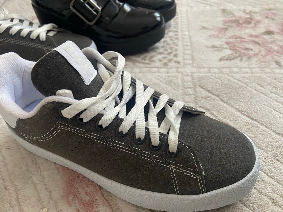 Kadın Gri Adidas Spor Ayakkabı - Görsel 3