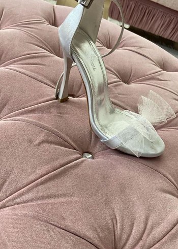 Dantel Detaylı Gri İnce Topuklu Kadın Abiye Ayakkabı - Görsel 2