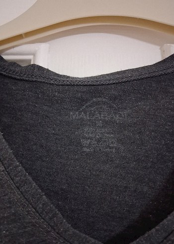 Gri V Yaka Erkek Tişört - Görsel 3