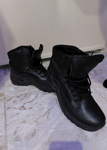 Diğer Diger Siyah Bağcıklı Erkek Bot