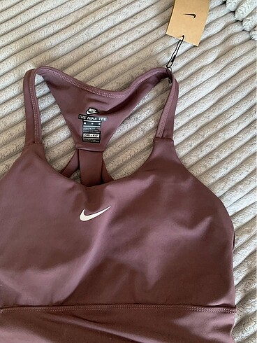 Nike spor büstiyer