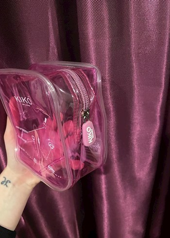 Pembe Parlak Kiko Milano Makyaj Çantası - Görsel 2